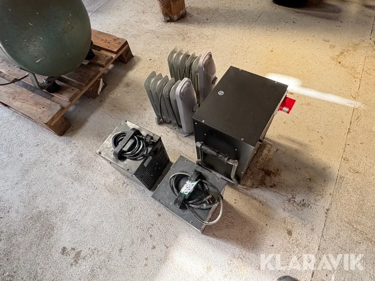 Billede 4 - Varmeblæsere og radiatorer 5 styk