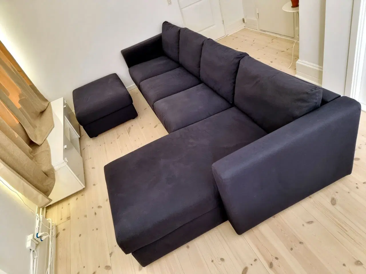 Billede 6 - Sofa med chaiselong, med brede armlæn (4-pers, sor