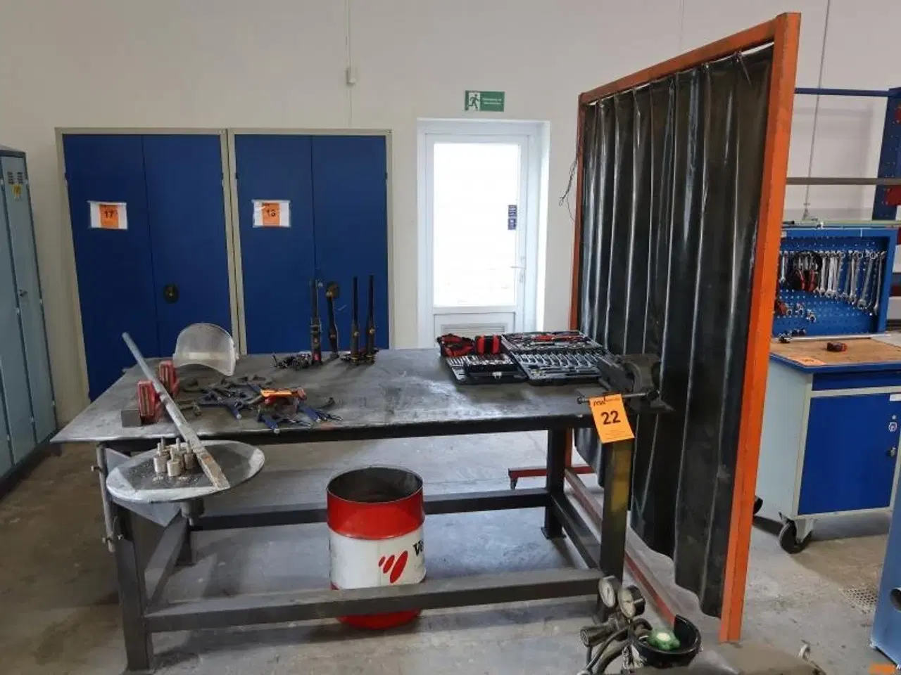 Billede 1 - VÆRKSTEDSBORD m