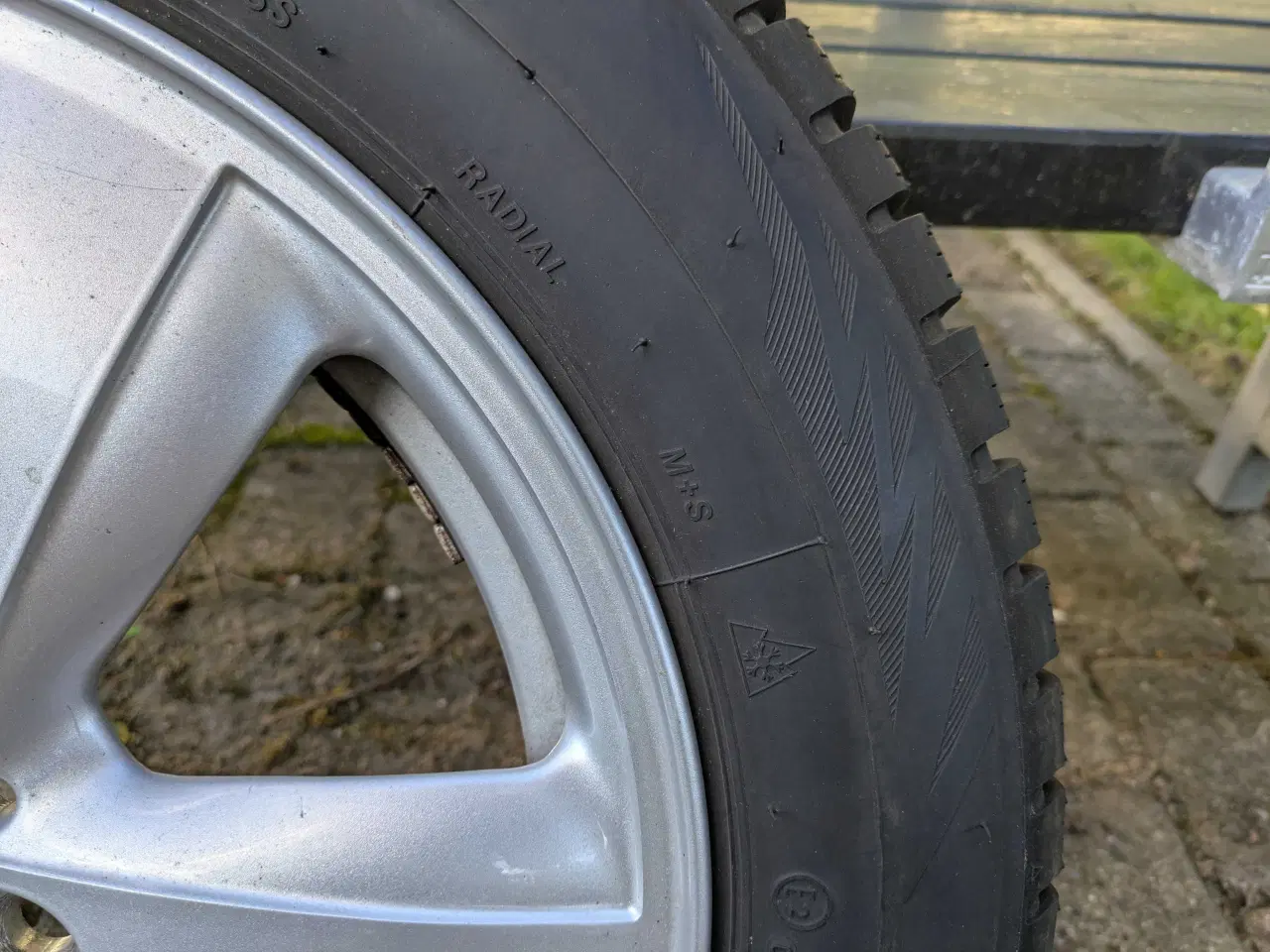 Billede 6 - alufælge m. dæk til Mini 5, huller, vinterdæk