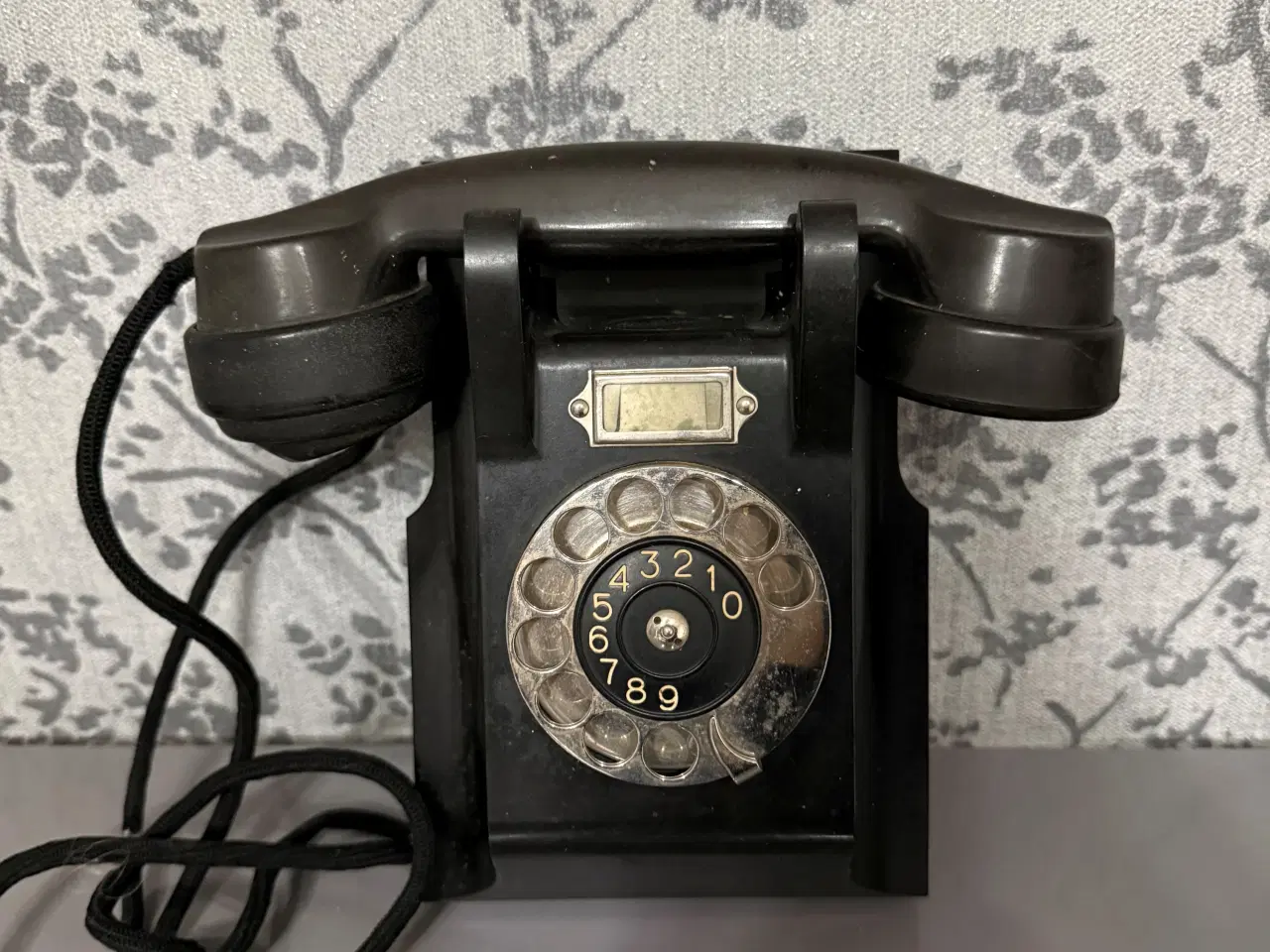 Billede 1 - Smuk retro vægtelefon i sort bakelit