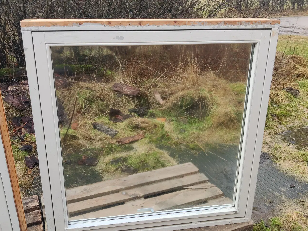 Billede 4 - 2 Stk. træ vinduer