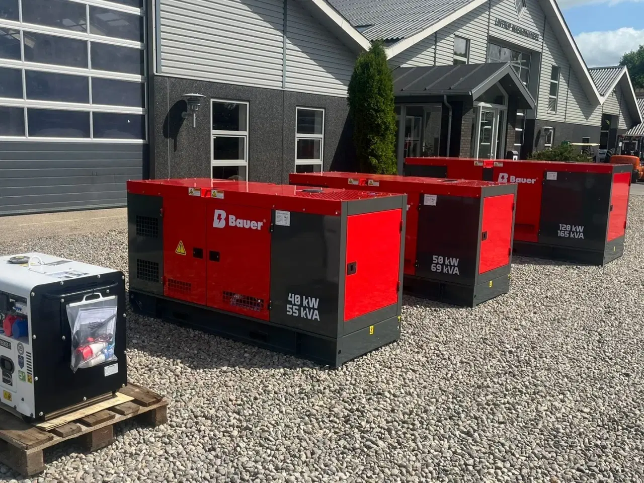 Billede 17 - Bauer GFS-120 ATS, 120 kW/150 kVA Fabriksny generator