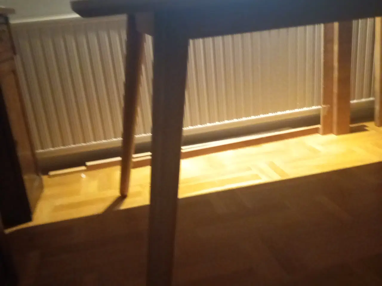 Billede 3 - Spisebord i lakeret egetræ 2x1meter