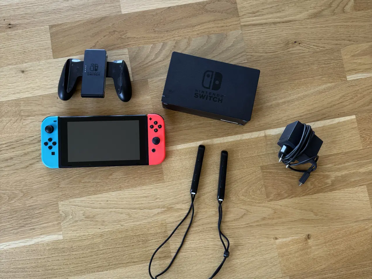 Billede 1 - Nintendo Switch – komplet sæt og klar til brug 🎮