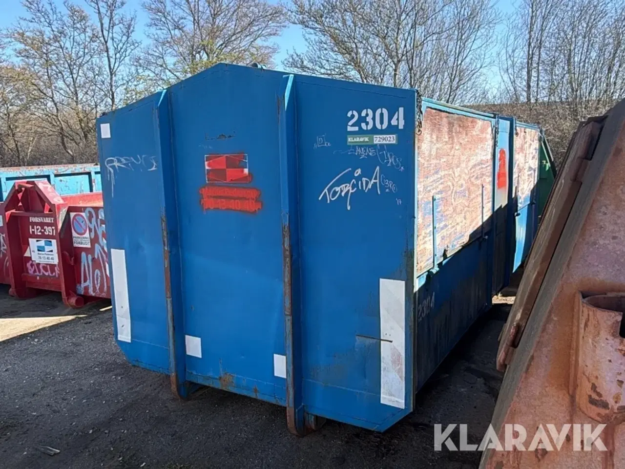 Billede 1 - Lukket container med trælåger