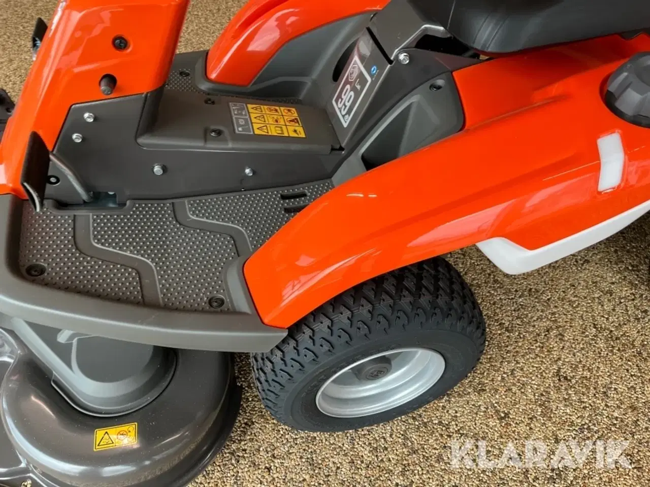 Billede 8 - Græsslåmaskine Husqvarna R214C