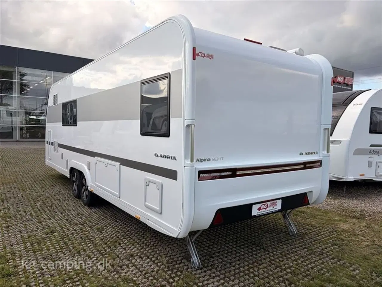 Billede 2 - 2023 - Adria Alpina 663 HT Twin Alde Centralvarme   Fritstående dobbeltseng, Alde Centralvarme og fuld udstyrspakke!