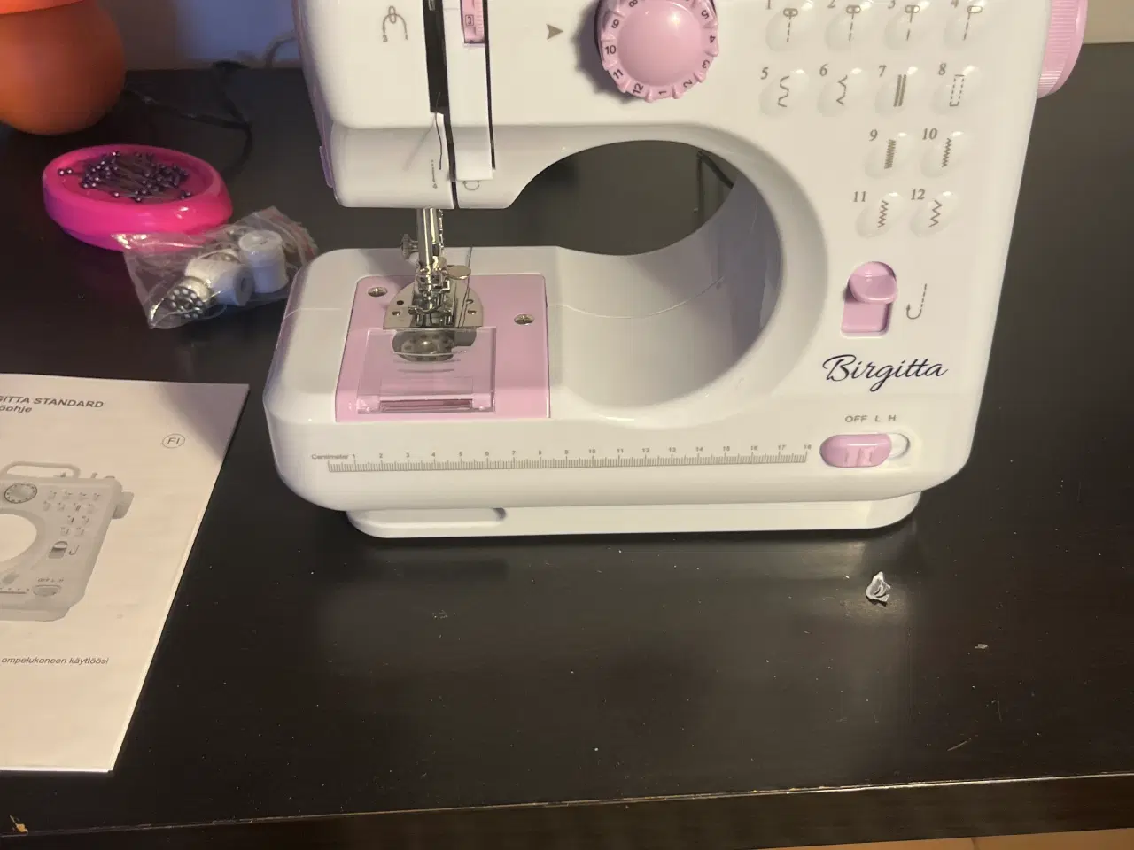 Billede 1 - Helt ny symaskine give væk