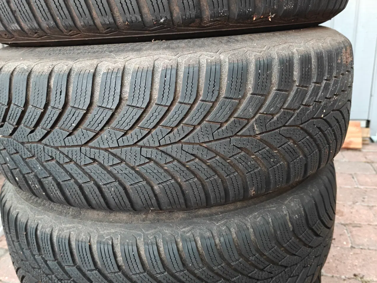 Billede 3 - 16" fælge med Conti vinterdæk 4-5 mm mønster