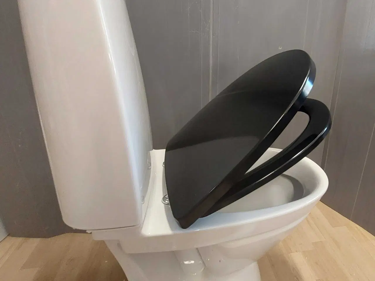 Billede 2 - Toilet med p lås med sæde ifø sign. Ubrugt ( annon