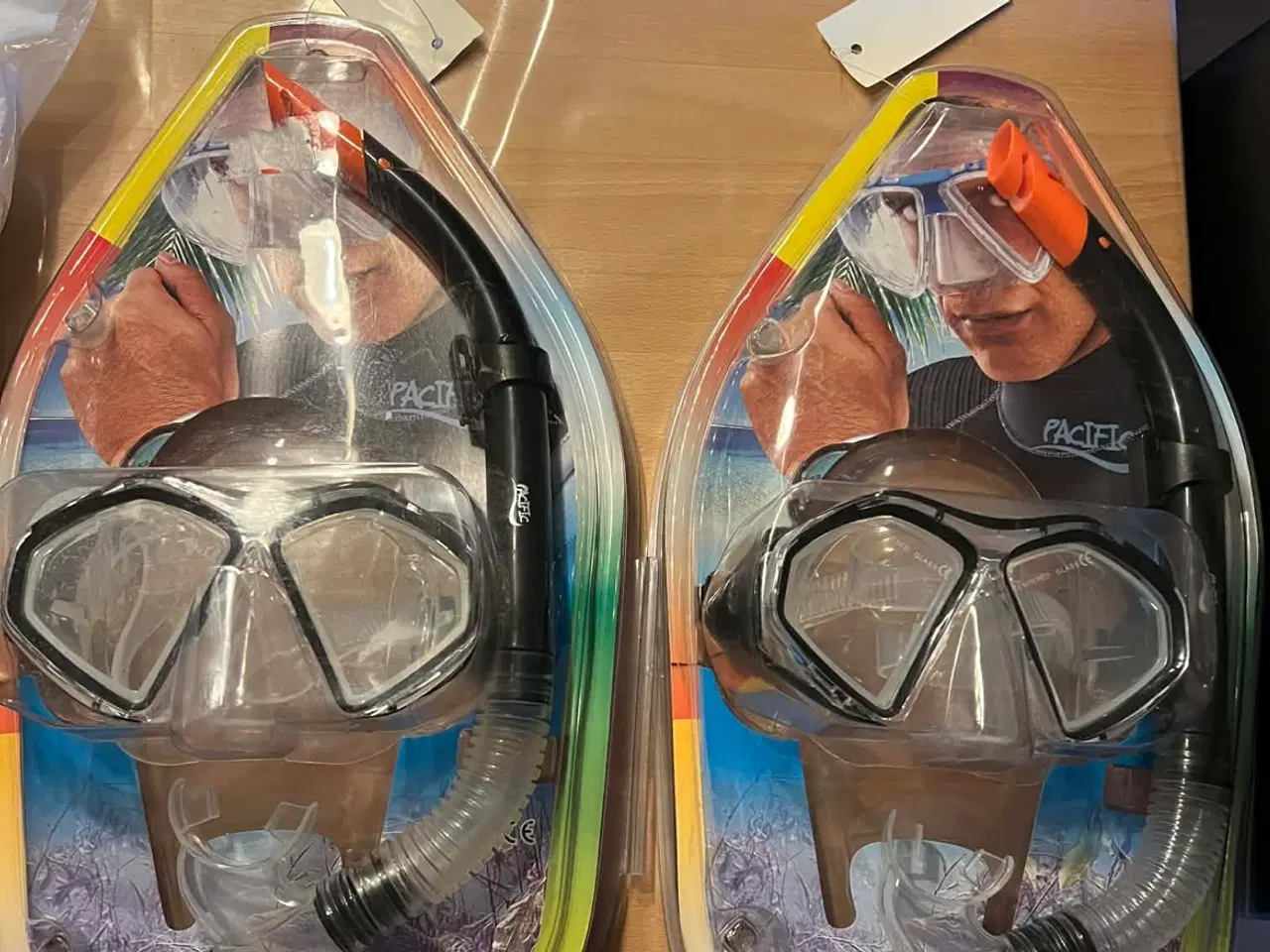 Billede 1 - 2 snorkel sæt sælges.