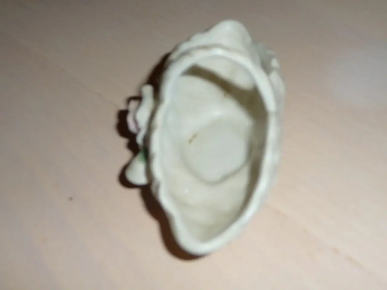 Billede 4 - lille porcelæn kurv med porcelæn roser p