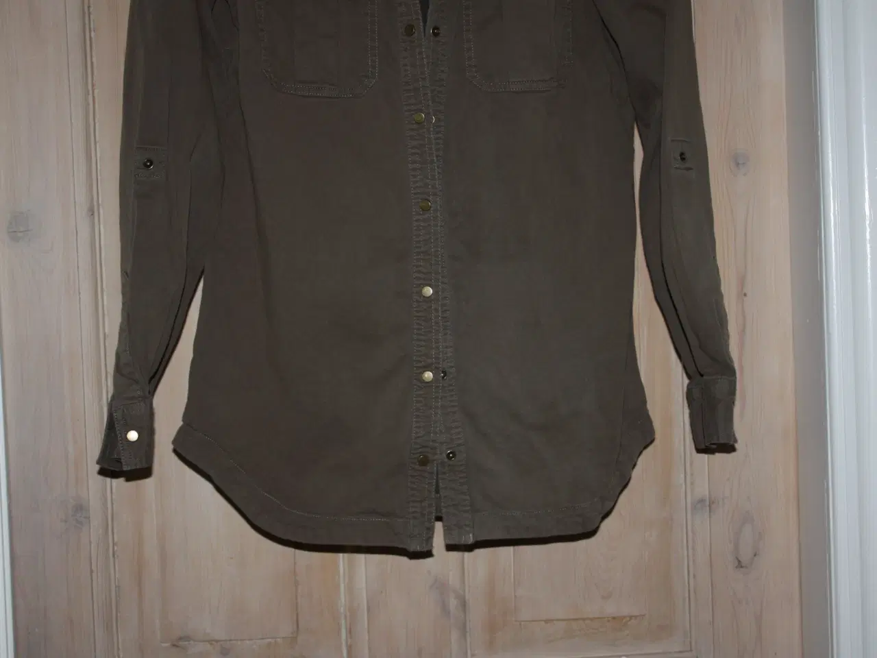 Billede 3 - Skjorte Only str. 38 olivengrøn