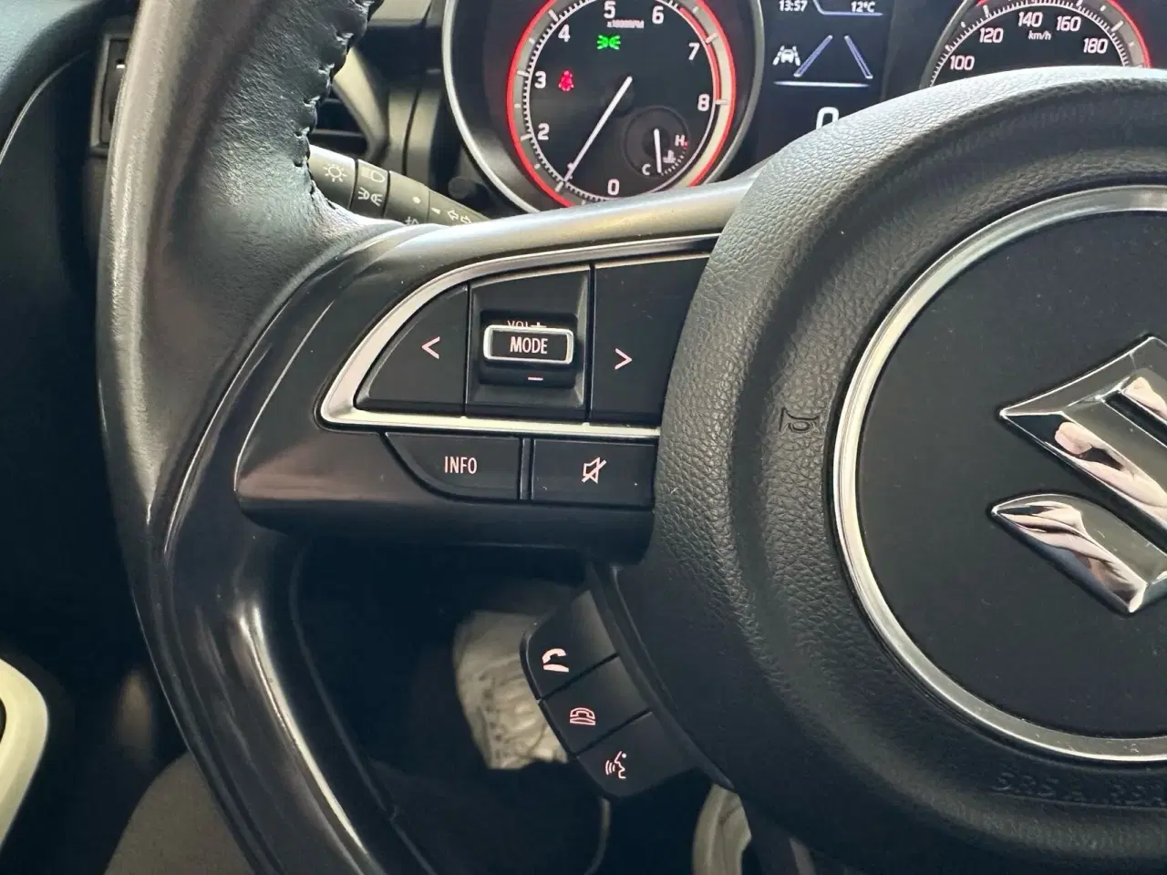 Billede 11 - Suzuki Swift 1,2 Dualjet  Mild hybrid Action AEB CVT 83HK 5d Trinl. Gear