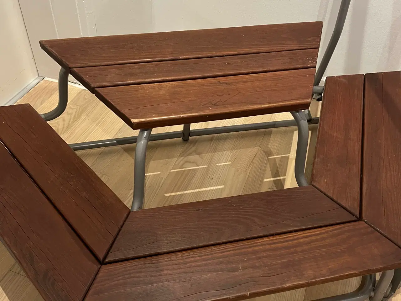 Billede 1 - Trappetrin i træ, med gelænder. Magnum