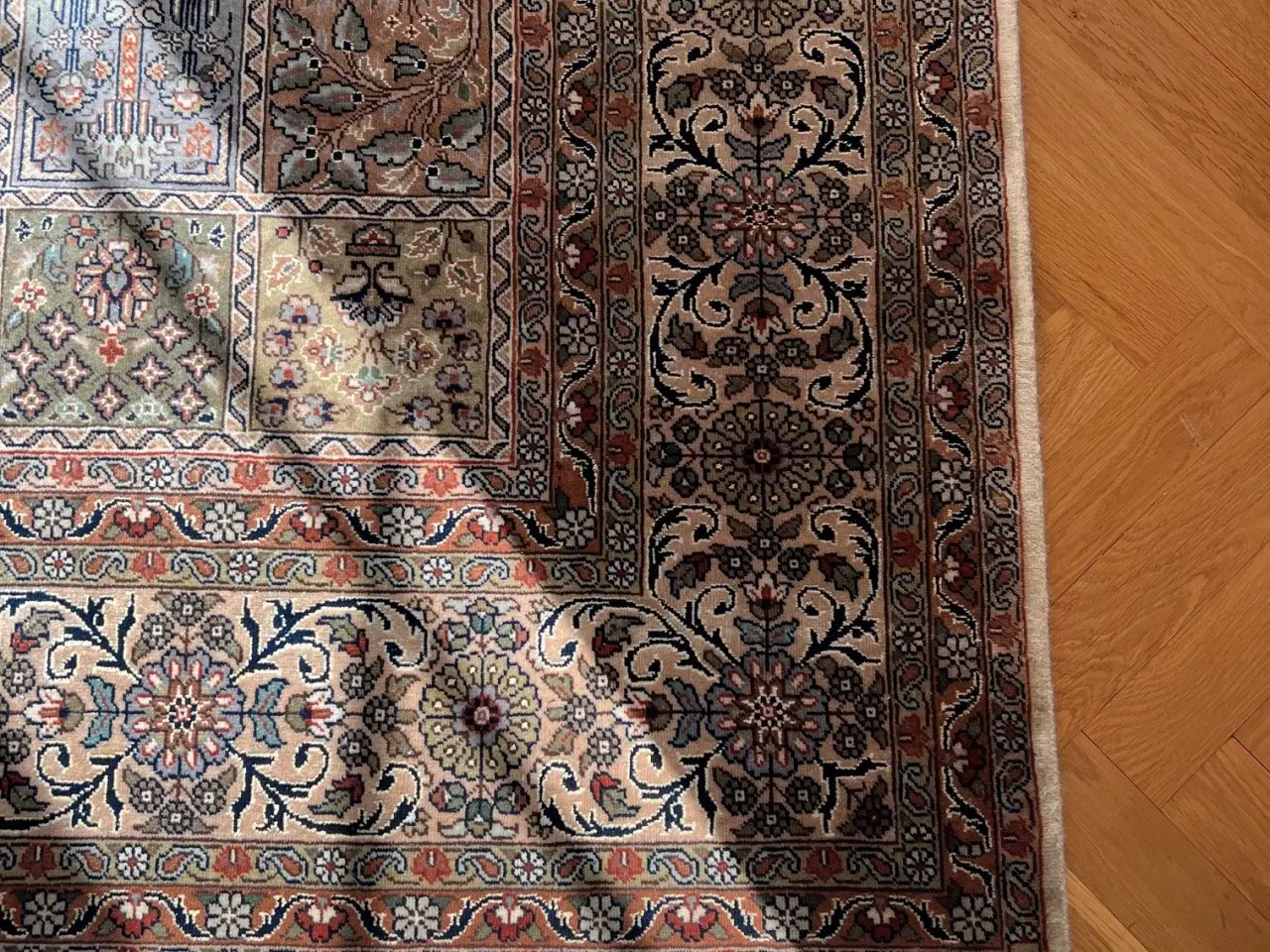 Billede 3 - Ægte tæppe i flotte farver