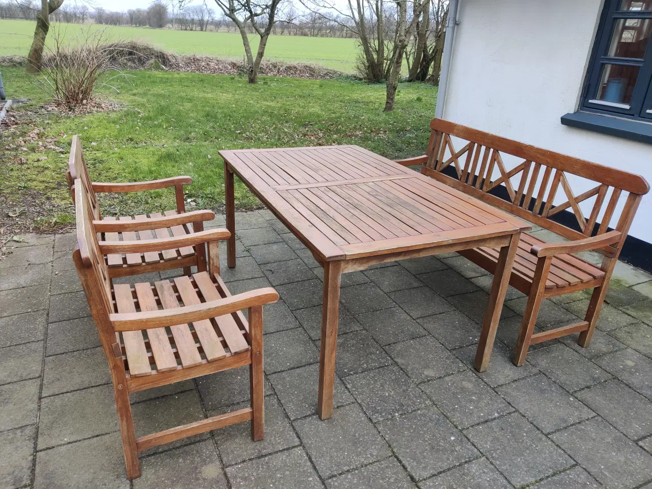 Billede 1 - Have bord med bænk og stole