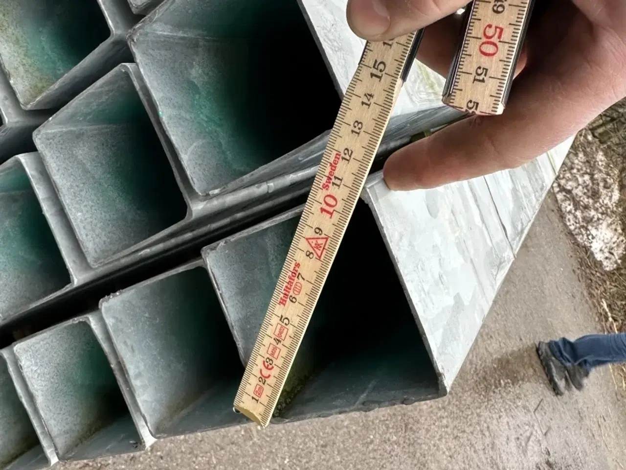 Billede 9 - Galvaniserede stolper 56 styk. 2,0m. lange