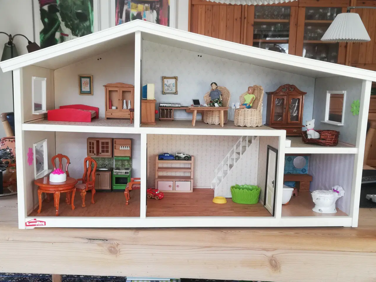 Billede 1 - Dukkehus Lundby med indhold