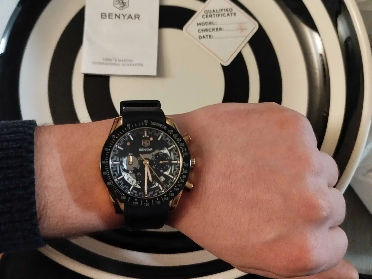 Billede 3 - Stort Herre ur i guld og sort farve