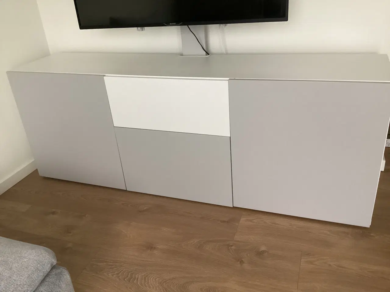 Billede 1 - TV bord fra ikea bestå