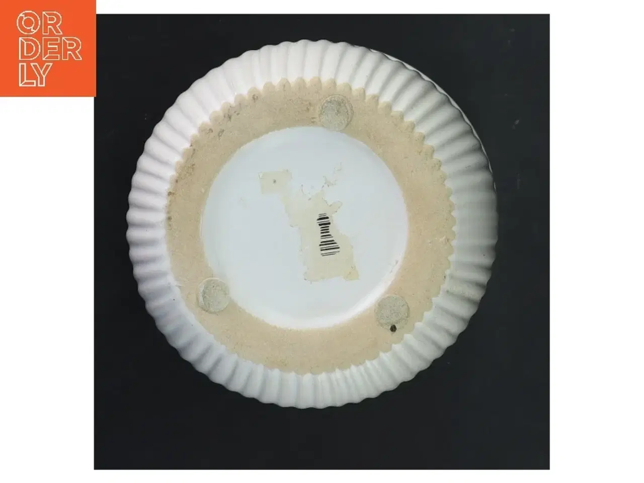 Billede 2 - Hvid vase med blå mønsterdetaljer (str. Ø 12 cm længde 13,5 cm)