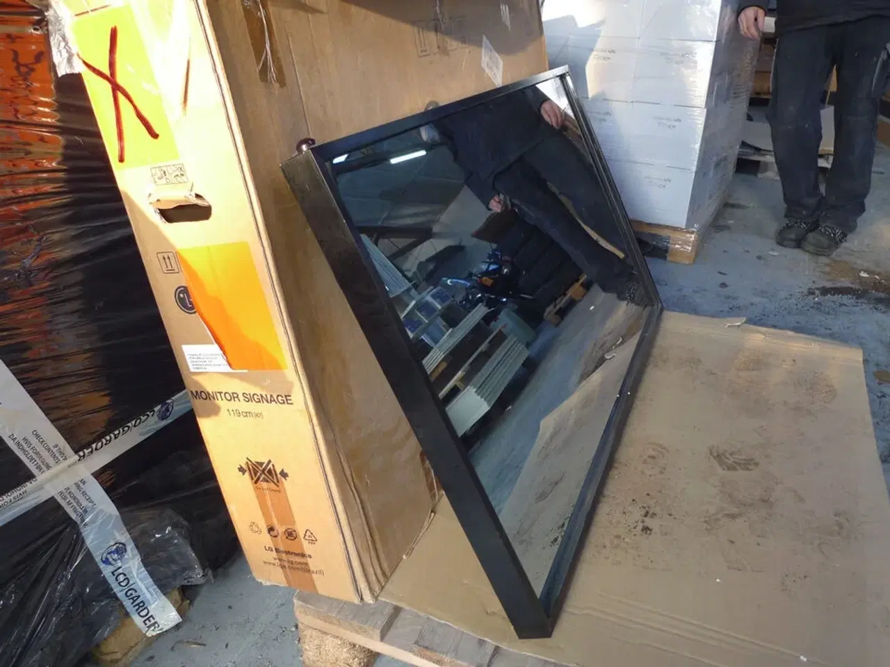 Billede 2 - Prof. Monitor m/spejlfront 47" LG, HDMI, DVI