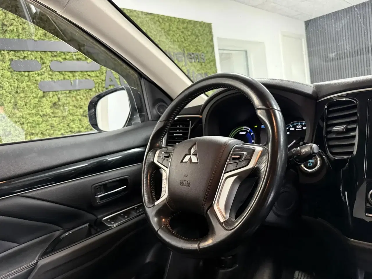 Billede 6 - Mitsubishi Outlander 2,4 PHEV  Plugin-hybrid Invite+ 4WD 224HK 5d 6g Trinl. Gear