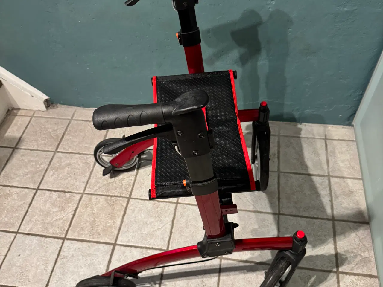 Billede 1 - Sælger Marseilles letvægtsrollator – varenr. HN 19