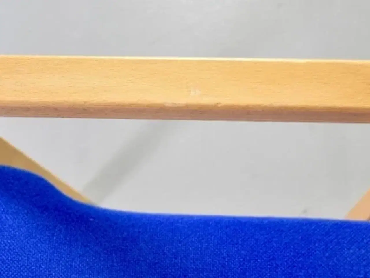 Billede 6 - Konferencestol med blå polster og bøgestel