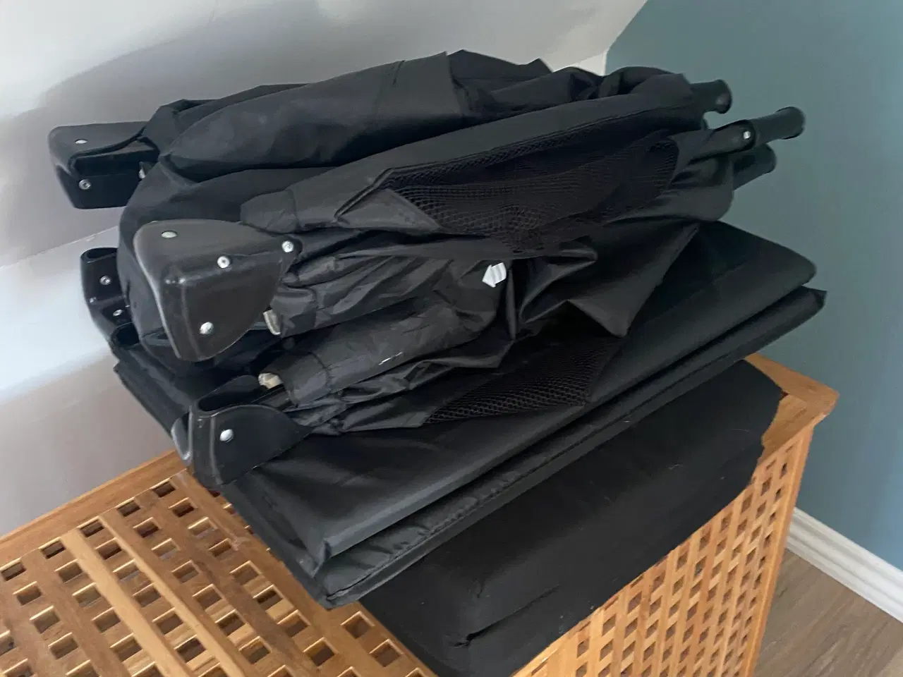 Billede 5 - Tremmeseng - med gratis rejseseng