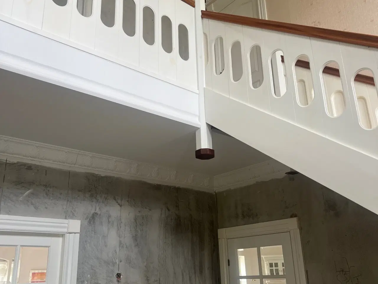 Billede 7 - Håndlavet snedker trappe i malet fyrtræ