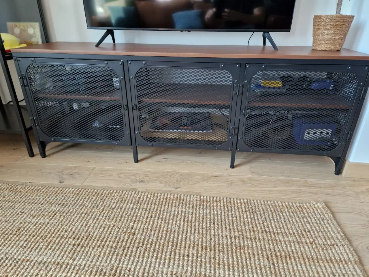 Billede 1 - IKEA FJÄLLBO Tv-bord