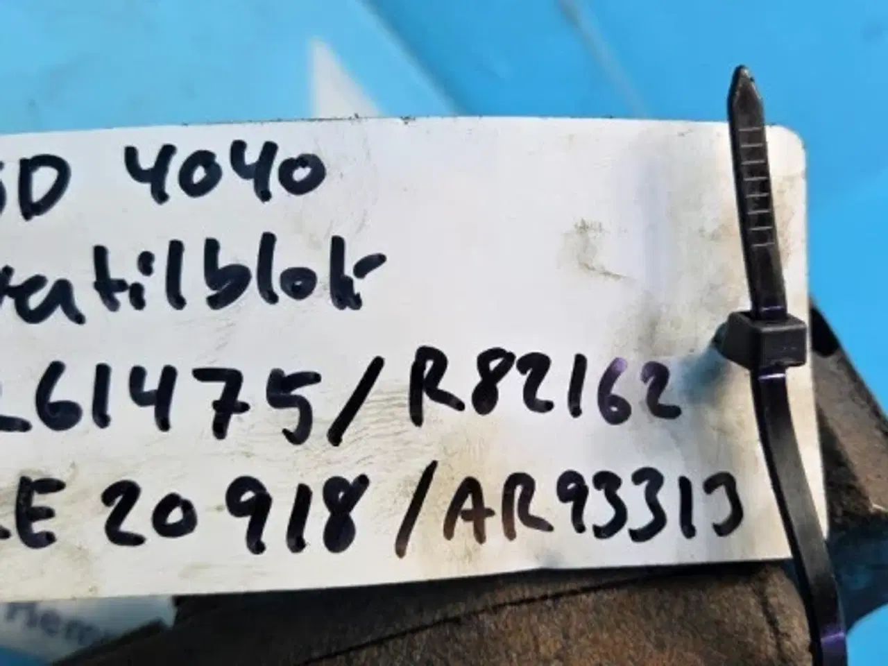 Billede 2 - John Deere 4040 Ventilblok R61475