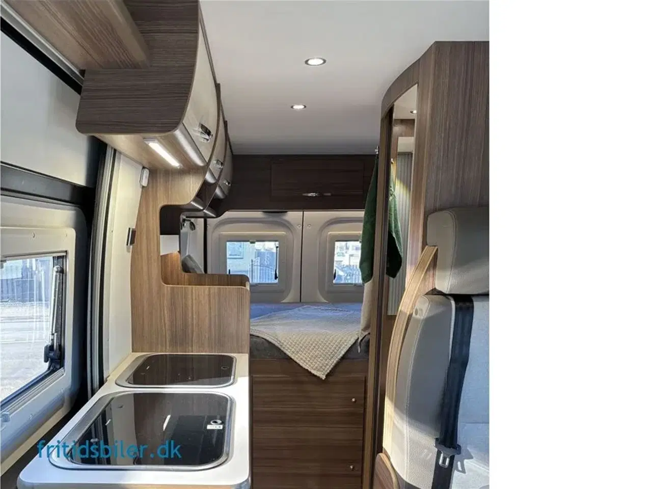 Billede 12 - 2023 - Bravia 599 165 Hk Classic   Bravia 599 Classic med hævetag med hele 4 sovepladser over 190 cm i længden camper vanen til hele familien