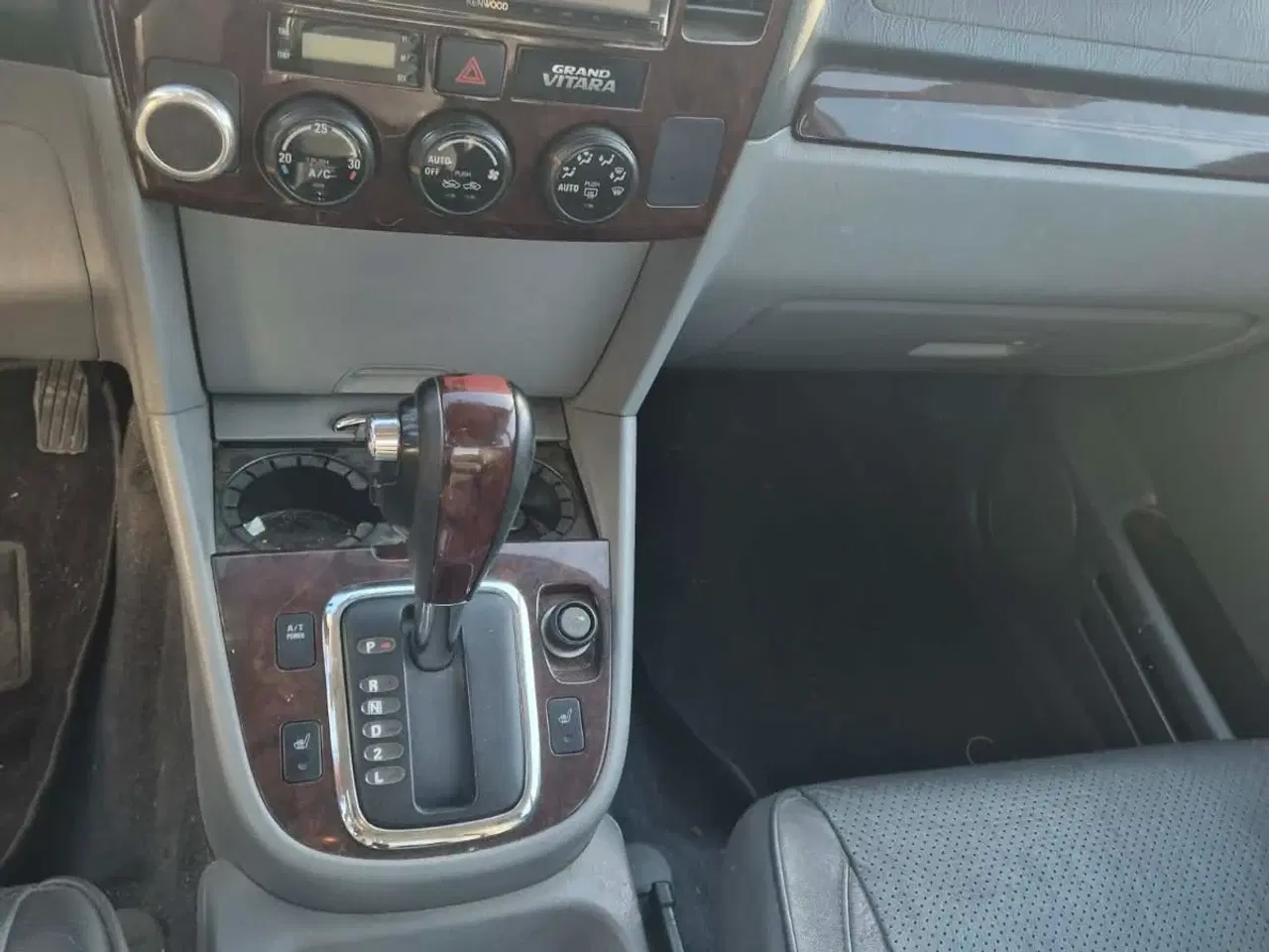 Billede 4 - Suzuki Grand Vitara 2,5 V6 Active aut. Van