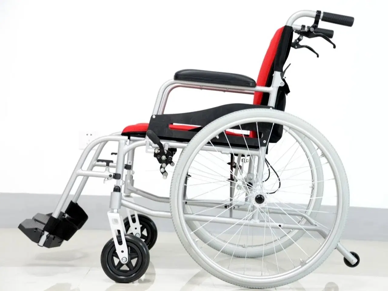 Billede 2 - Superlet Kørestol KUN 9,6 kg.  