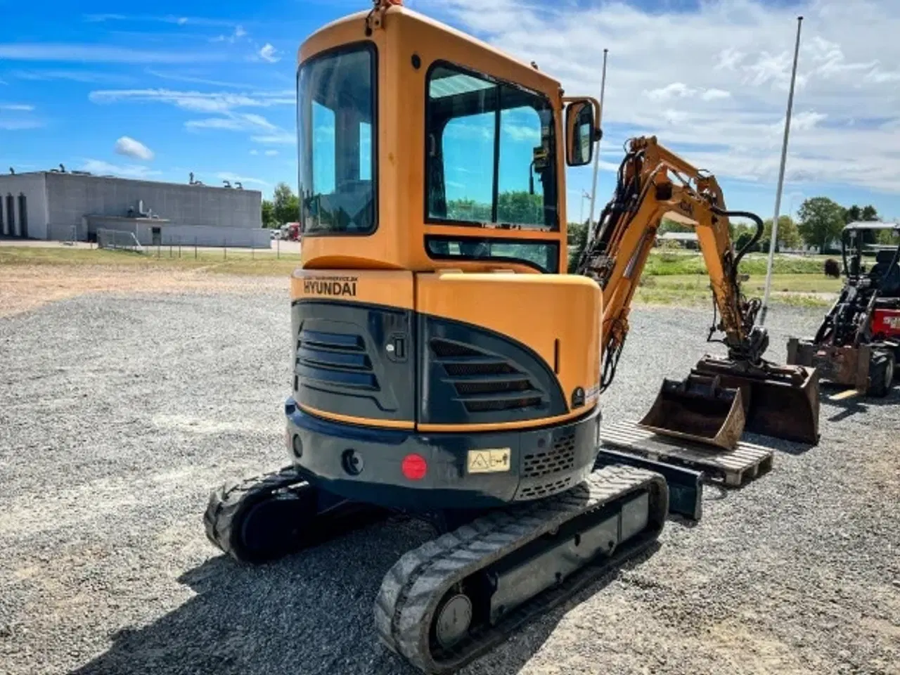 Billede 8 - Hyundai R25z-9ak - 2.700 kg. minigraver / 2 skovle & centralsmøring