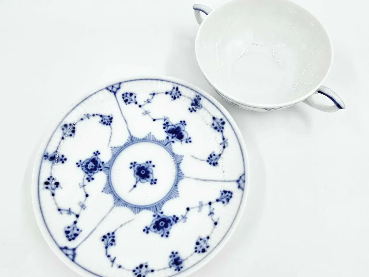 Billede 11 - Musselmalet Riflet Bouillonkop & Underkop 