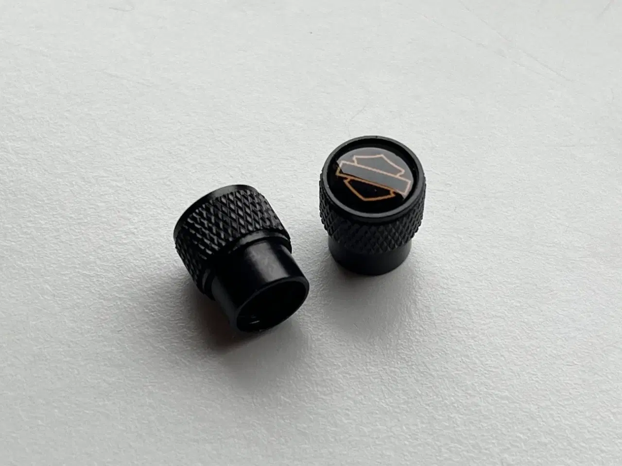 Billede 5 - Ventilhætter med Harley-Davidson