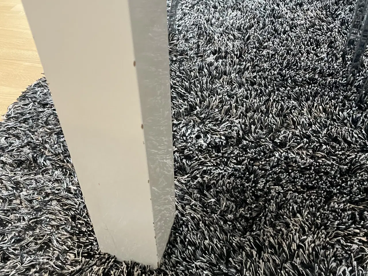 Billede 1 - Spisebord med stole