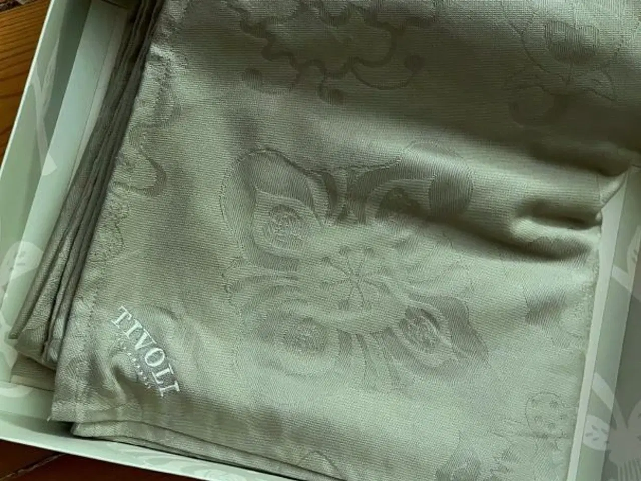 Billede 2 - Smuk borddug fra Tivoli - Normann Copenhagen