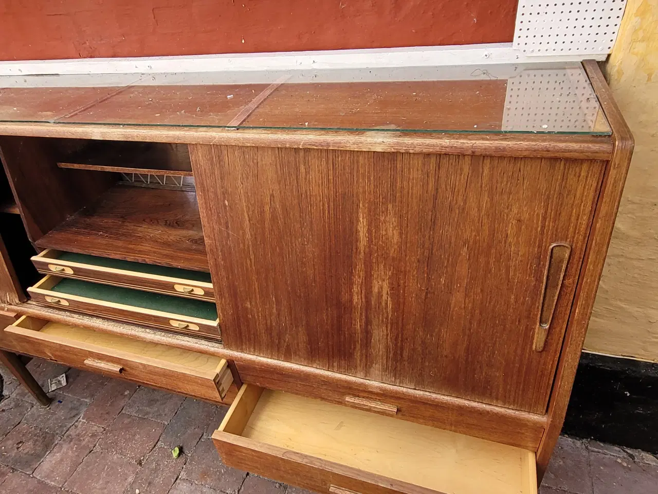 Billede 2 - Gratis teaktræ fra skab