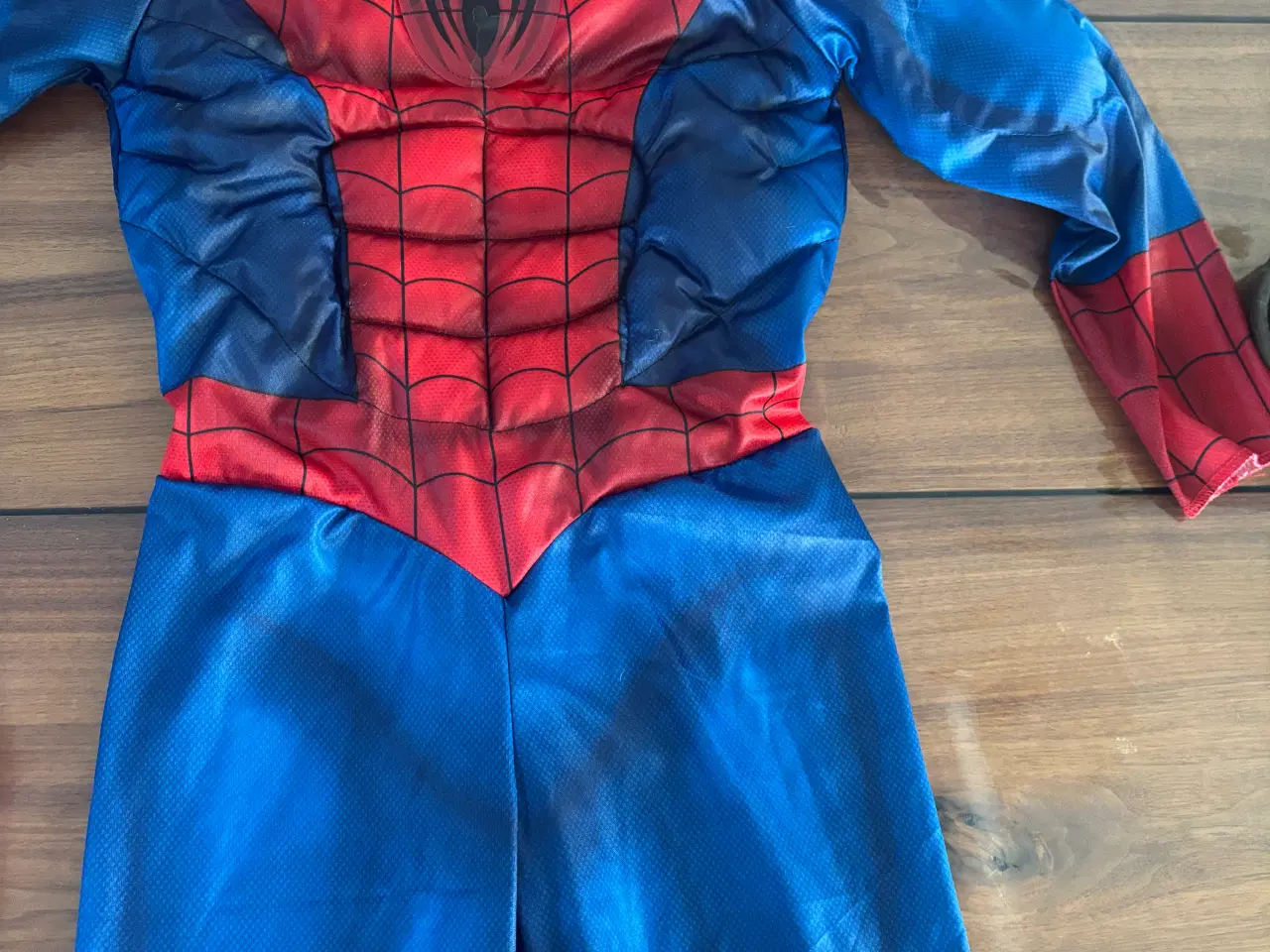 Billede 3 - Spiderman kostume str 116
