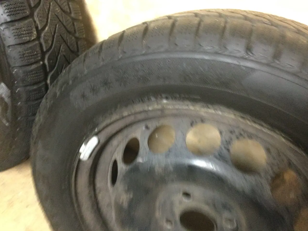 Billede 2 - Vinterdæk med stålfælge
