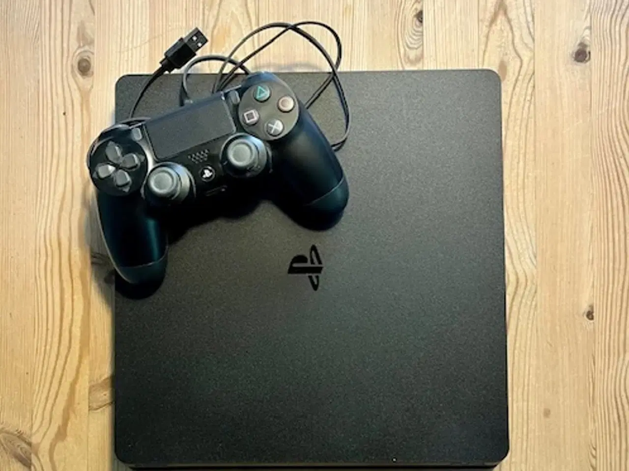 Billede 2 - PS4 slim med spil og controller