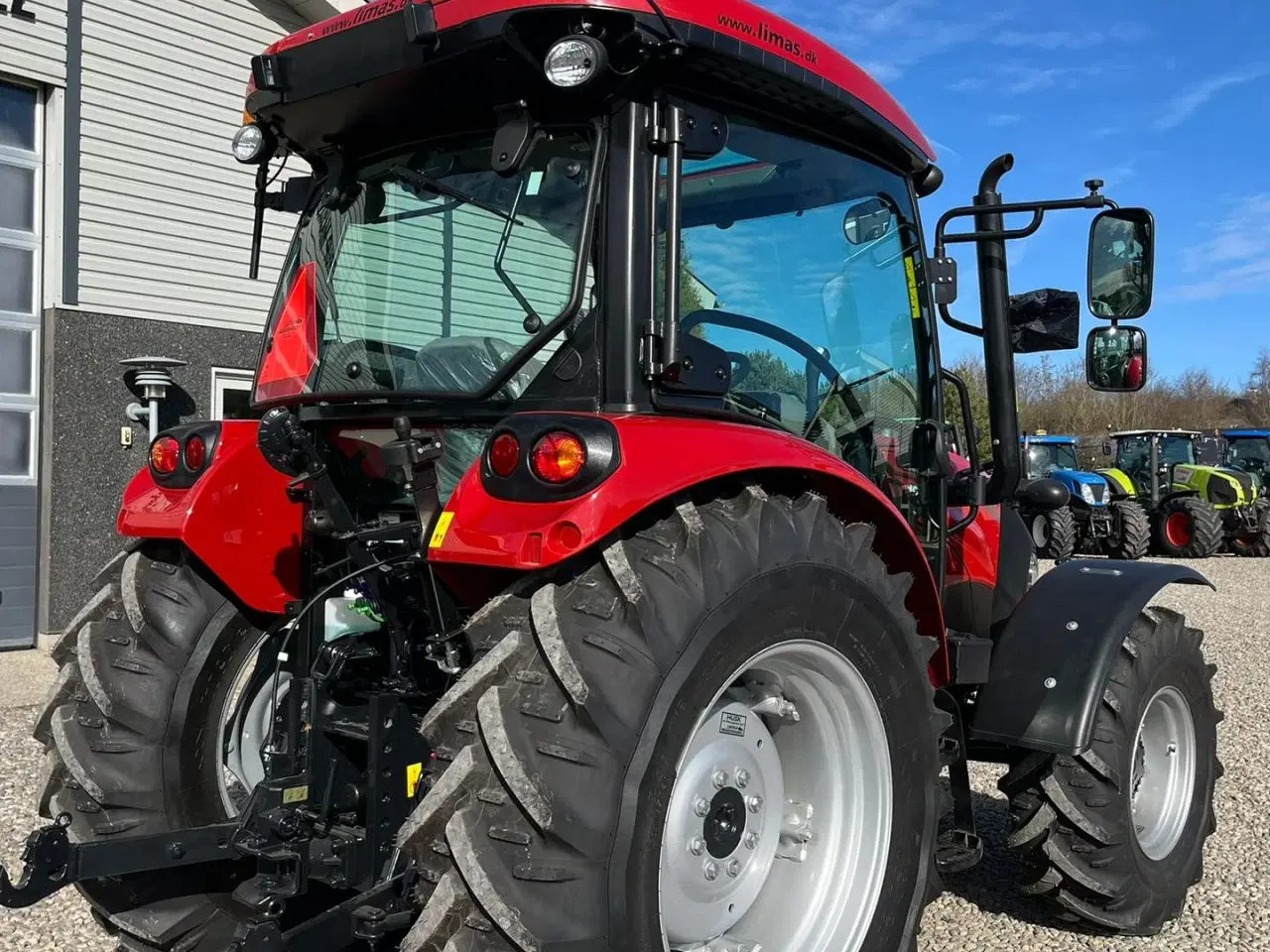 Billede 16 - Case IH Farmall 75 A Med frontlift og vendegear og brede hjul.