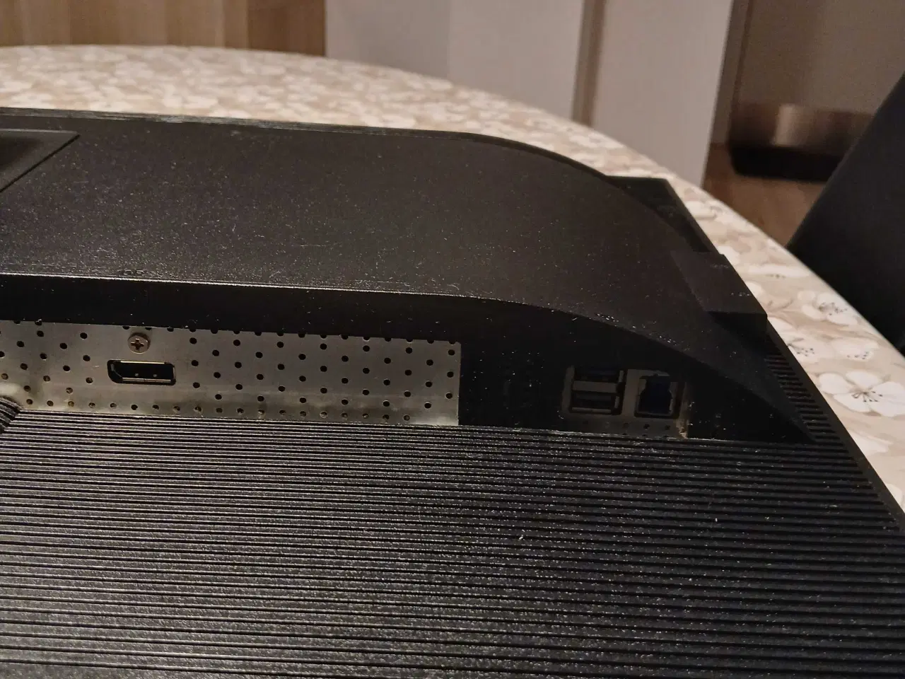 Billede 5 - Computer skærm og tastatur 