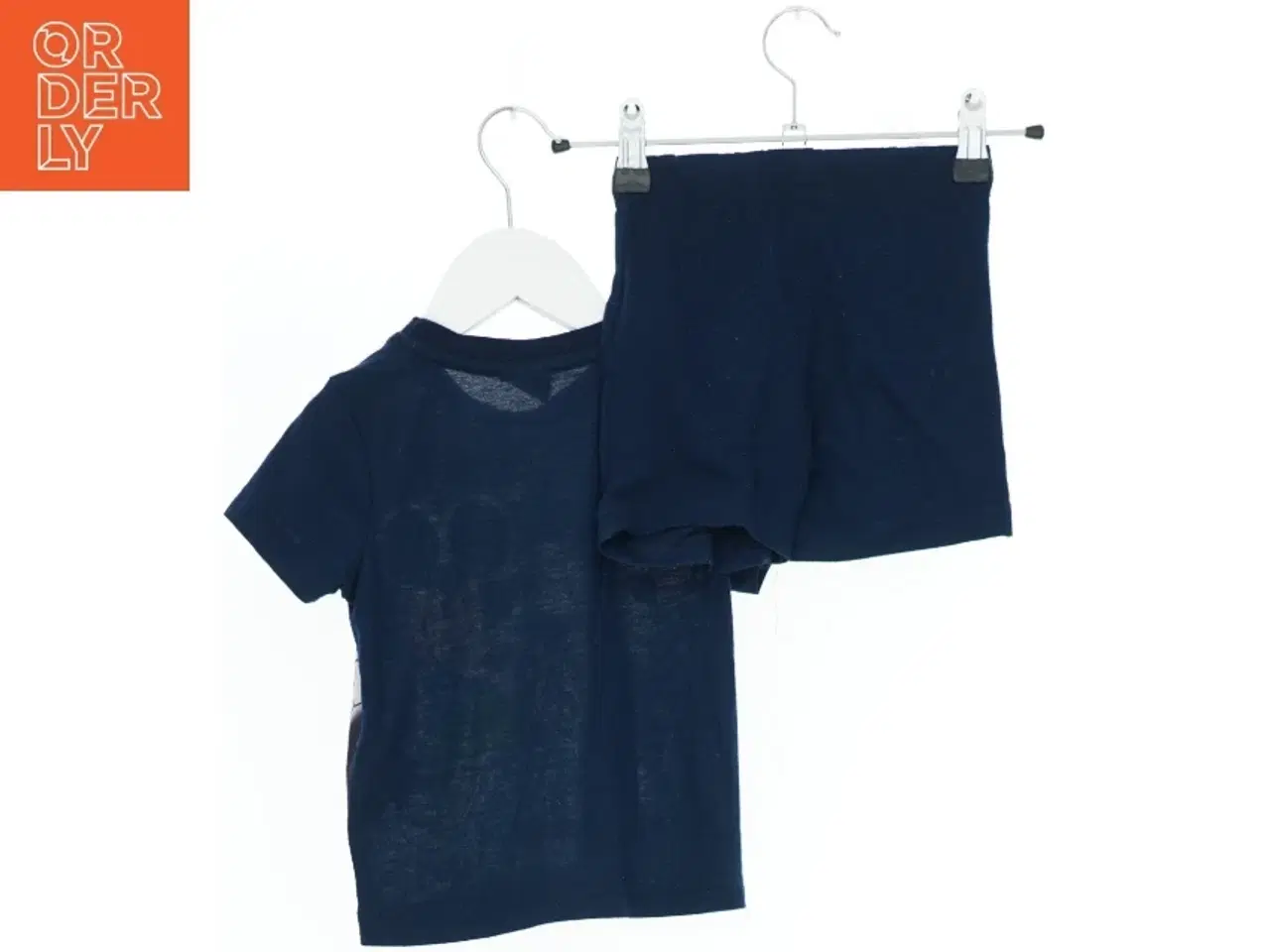 Billede 2 - Mickey Mouse T-shirt og shorts sæt fra Disney (str. 92)